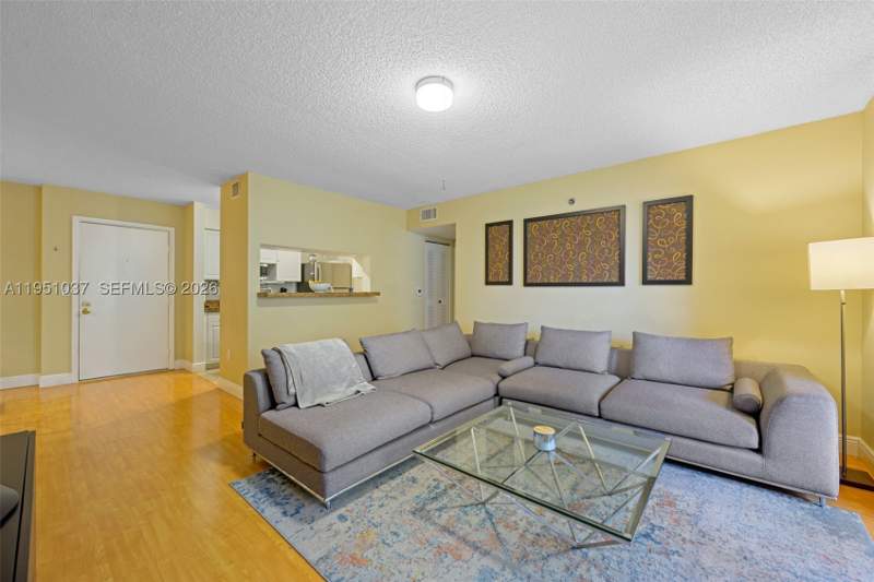 1 bedroom Condominium at 19555 E Country Club Dr 8303, The Yacht Club At Aventura, Aventura — photo 3