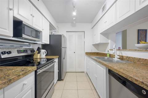 19555 E Country Club Dr 8303, Aventura FL - photo 9 of 33