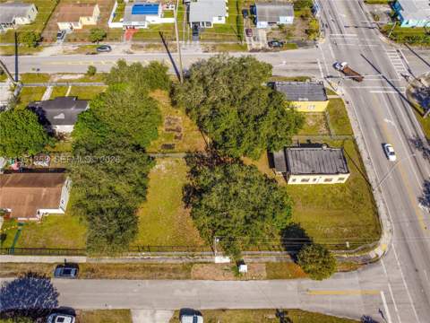 8620 NW 17th Ave, Miami FL - photo 6 of 17