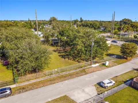 8620 NW 17th Ave, Miami FL - photo 9 of 17