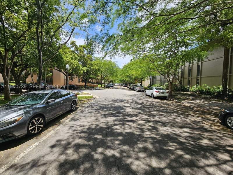 2 bedroom Condominium at 235 Antilla Ave 4, 235 Antilla Condo, Coral Gables — photo 3