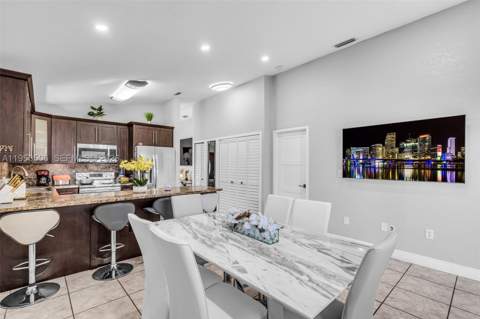 7579 W 31st Ave, Hialeah FL - photo 10 of 35