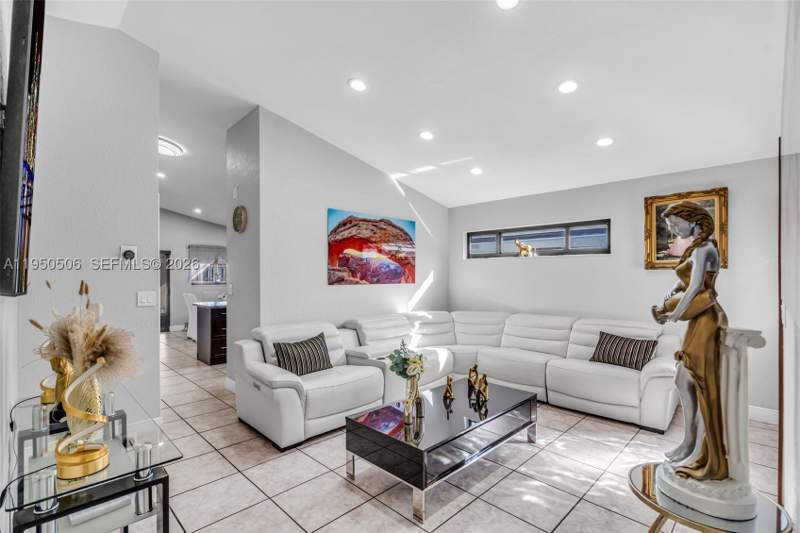 4 bedroom SingleFamilyResidence at 7579 W 31st Ave, Riviera II, Hialeah — photo 4