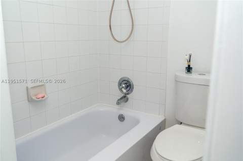 854 NW 87th Ave 405, Miami FL - photo 16 of 19