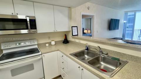 17375 Collins Ave 1003, Sunny Isles Beach FL - photo 8 of 43