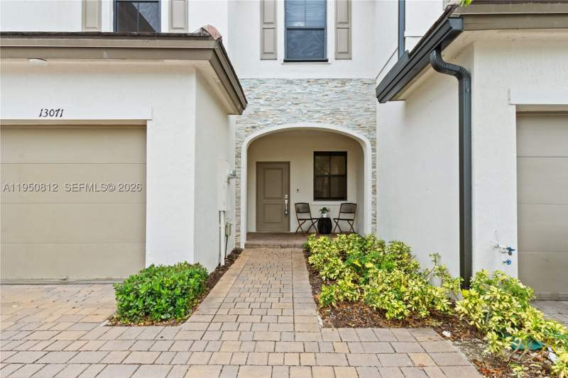 3 bedroom Townhouse at 13071 SW 232nd Ln, Sienna Reserve, Miami — photo 2