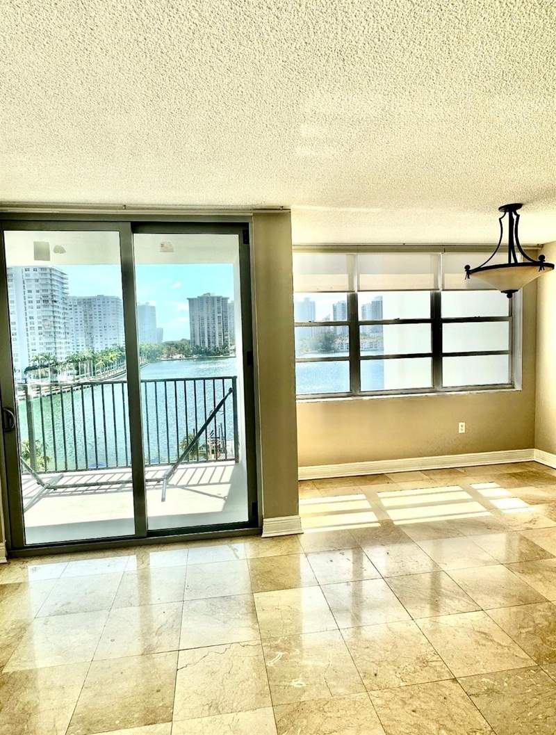 2 bedroom Condominium at 2750 NE 183rd Street 709, Commodore Plaza Condo, Aventura — photo 2