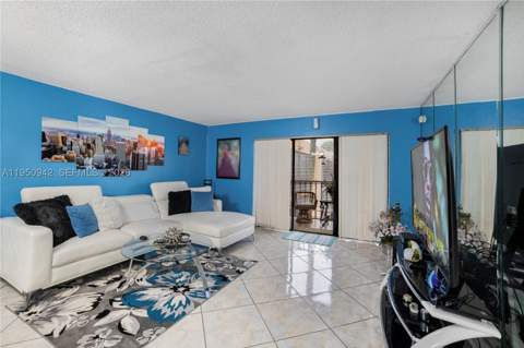 8415 SW 107th Ave 323W, Miami FL - photo 6 of 33