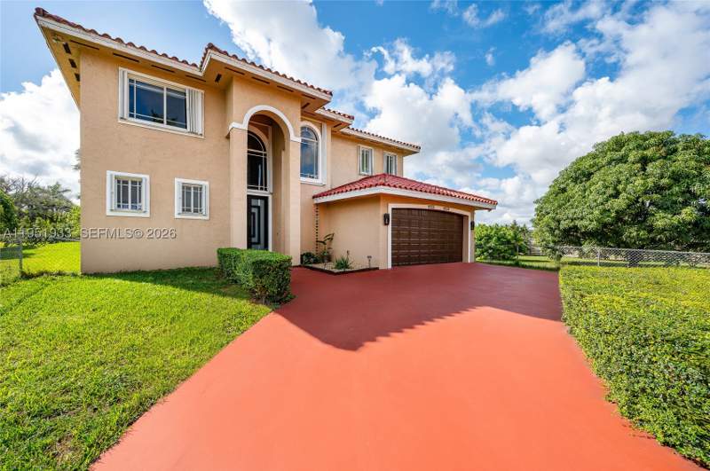 5 bedroom SingleFamilyResidence at 19520 SW 206th St, Redlands, Miami — photo 4