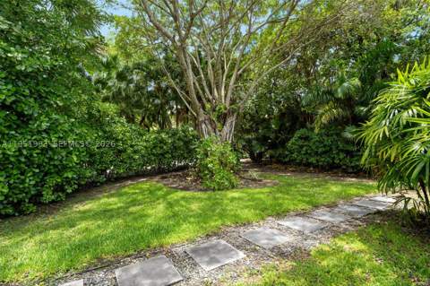 415 Rovino Ave, Coral Gables FL - photo 12 of 96