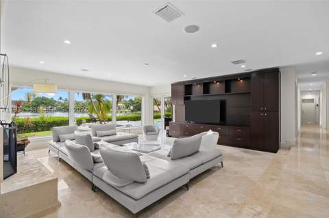 415 Rovino Ave, Coral Gables FL - photo 8 of 96
