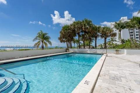 465 Ocean Dr 524, Miami Beach FL - photo 12 of 22