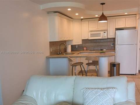 465 Ocean Dr 524, Miami Beach FL - photo 6 of 22