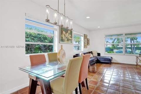 7525 W Treasure Dr, North Bay Village FL - photo 10 of 63