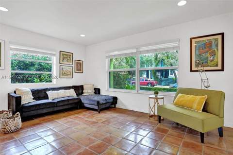 7525 W Treasure Dr, North Bay Village FL - photo 6 of 63