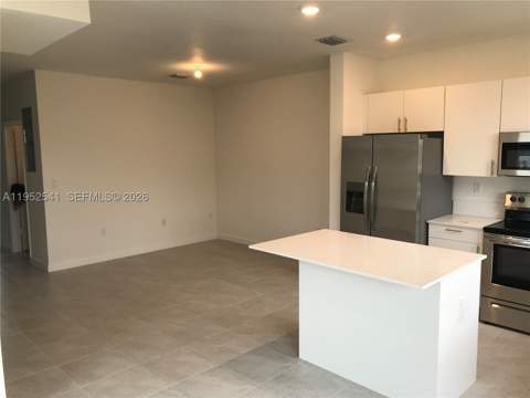 12989 SW 233rd Ter 12989, Miami FL - photo 17 of 35