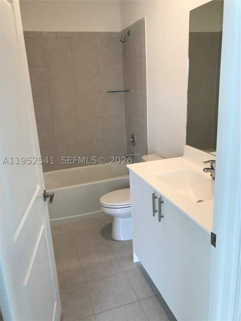 12989 SW 233rd Ter 12989, Miami FL - photo 7 of 35