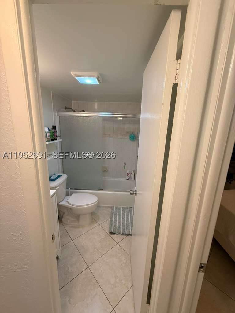 2 bedroom Condominium at 5501 NW 7th St E207, El Lago Condo, Miami — photo 4