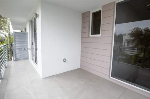 3376 Day Ave #B, Miami FL - photo 14 of 19