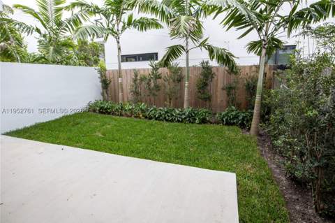 3376 Day Ave #B, Miami FL - photo 18 of 19