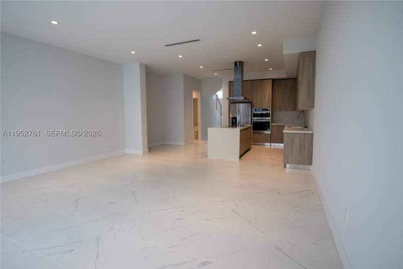 3 bedroom Townhouse at 3376 Day Ave #B, Perry Frow Resub, Miami — photo 4