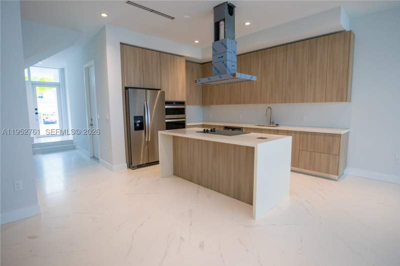 3 bedroom Townhouse at 3376 Day Ave #B, Perry Frow Resub, Miami — photo 5