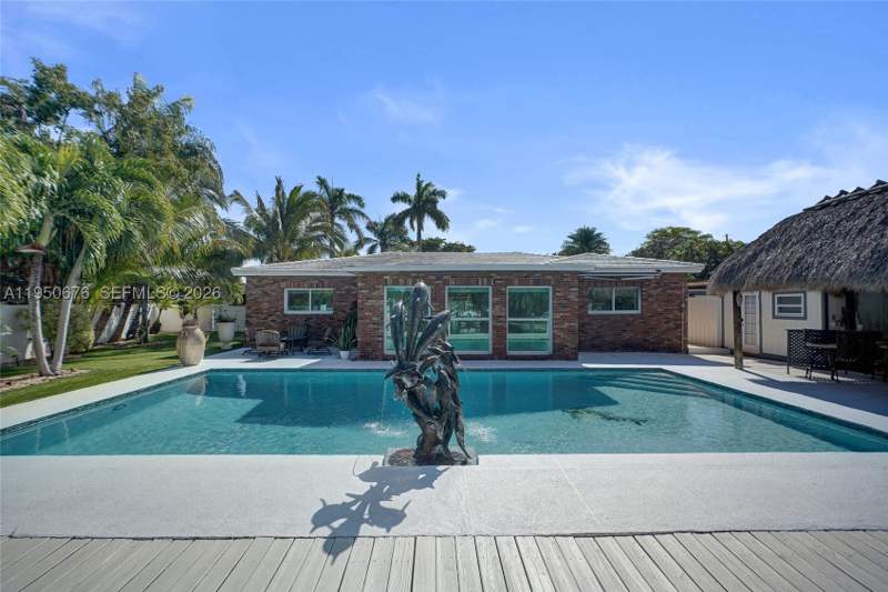 3 bedroom SingleFamilyResidence at 1995 N Hibiscus Dr, Keystone Point Sec 2, North Miami — photo 4