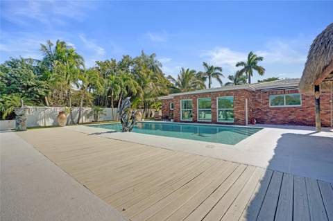 1995 N Hibiscus Dr, North Miami FL - photo 6 of 48