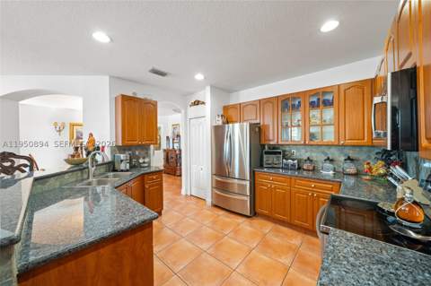 16062 SW 43rd Ter, Miami FL - photo 17 of 40