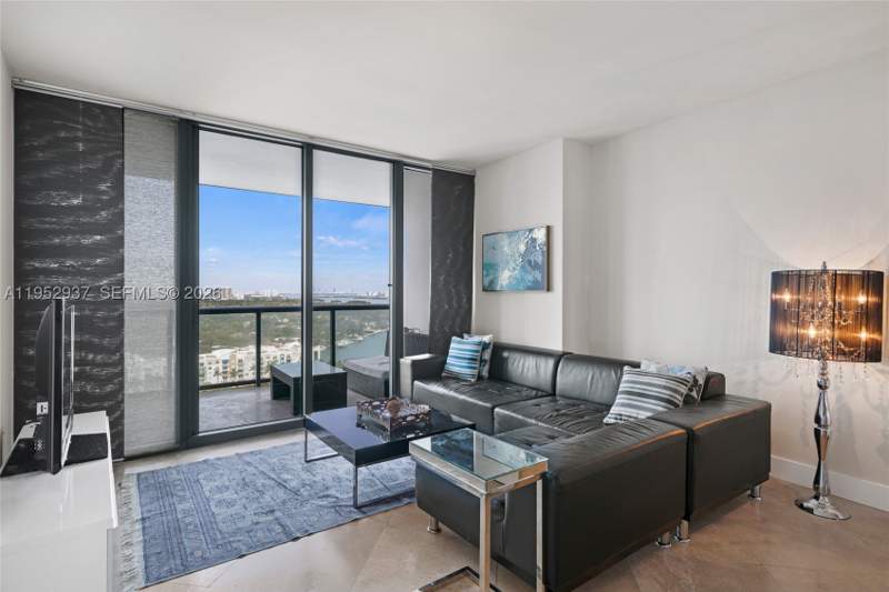 2 bedroom Condominium at 601 NE 36th St 1704, Blue Condo, Miami — photo 4
