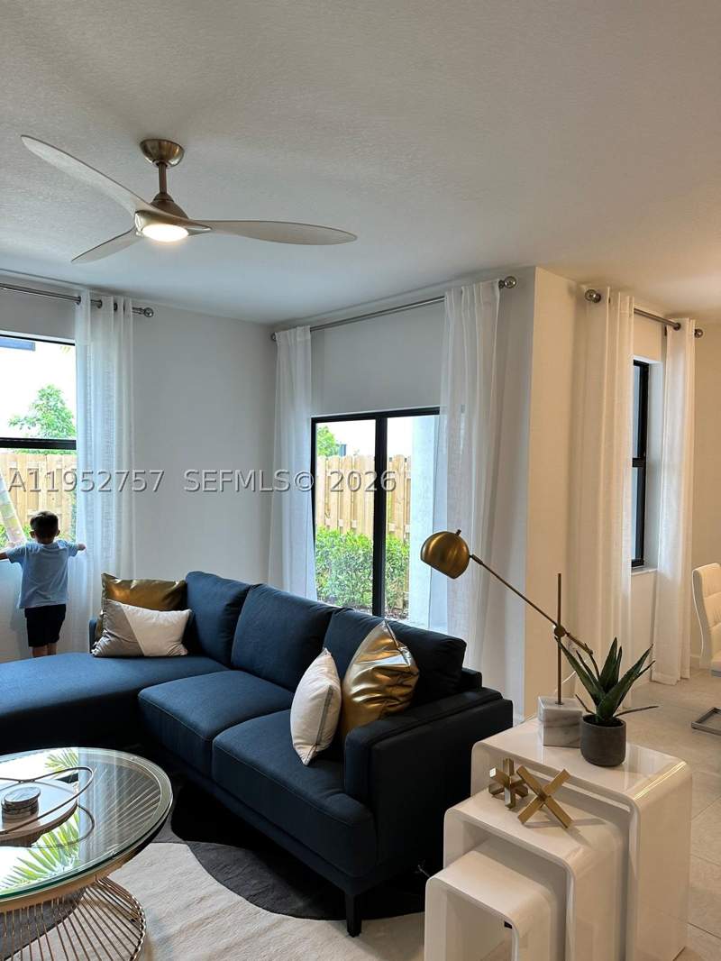 3 bedroom Townhouse at 12929 SW 286th Way 12929, Cambridge Estates First A, Homestead — photo 4