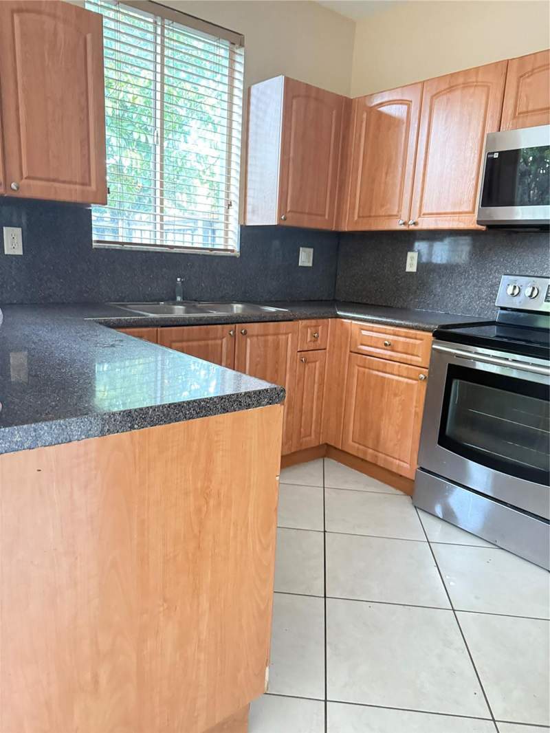 3 bedroom Townhouse at 1433 SE 24th Court 261, Keys Cove, Homestead — photo 4
