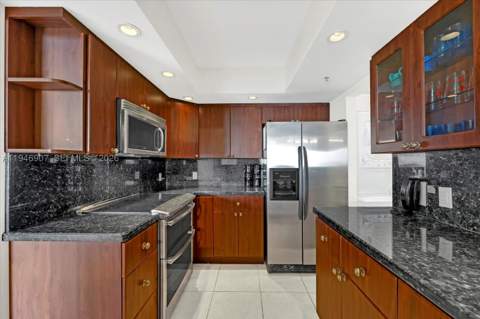 2843 S Bayshore Dr 11C, Miami FL - photo 6 of 25