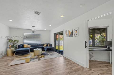 15815 SW 85th Ave, Palmetto Bay FL - photo 10 of 26
