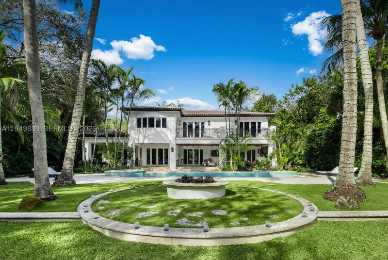 6 bedroom SingleFamilyResidence at 5002 SW 86th St, Kingsleys Sub, Miami — photo 2