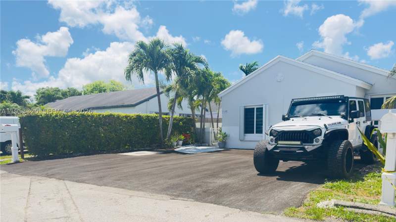 4 bedroom SingleFamilyResidence at 7220 SW 149th Ct, Sunset Shores, Miami — photo 4
