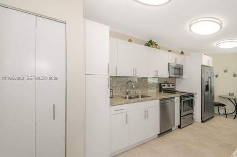 7135 Collins Ave 722, Miami Beach FL - photo 10 of 24