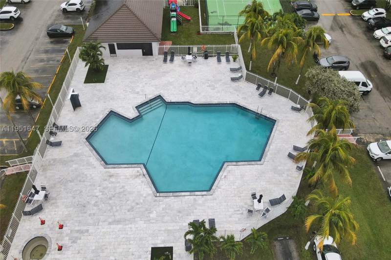 2 bedroom Condominium at 8145 NW 7th St 315, Fontainebleau Gardens Con, Miami — photo 2
