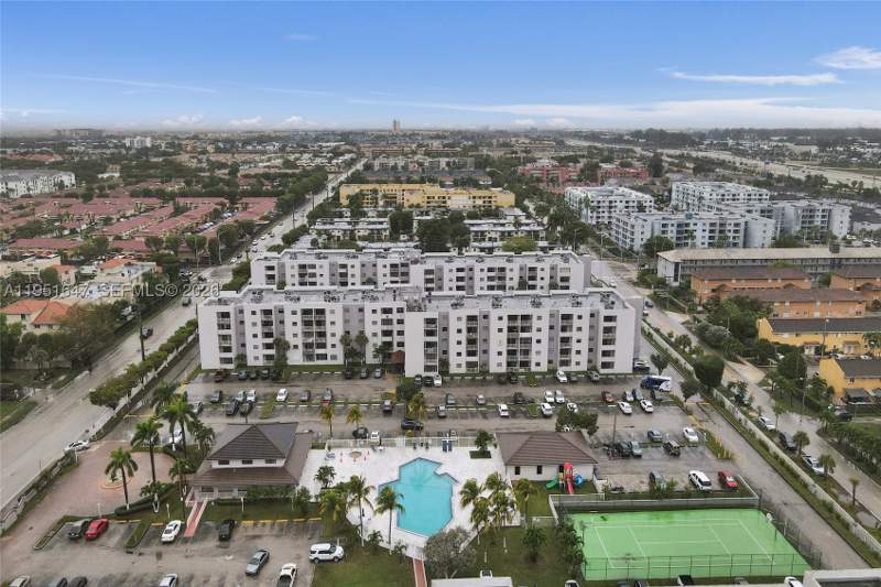 2 bedroom Condominium at 8145 NW 7th St 315, Fontainebleau Gardens Con, Miami — photo 5