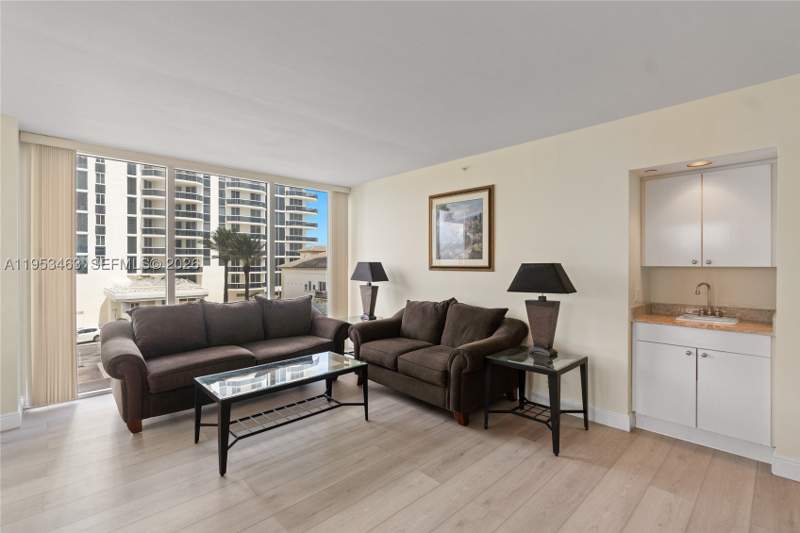 2 bedroom Condominium at 4775 Collins Ave 507, Green Diamond Condo, Miami Beach — photo 3