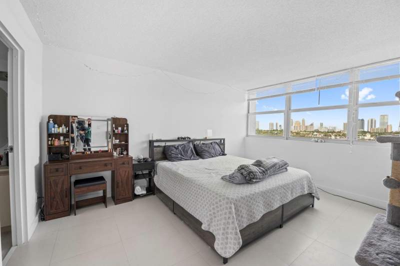 1 bedroom Condominium at 16558 NE 26th Avenue 6c, Reed East Condo, North Miami Beach — photo 4