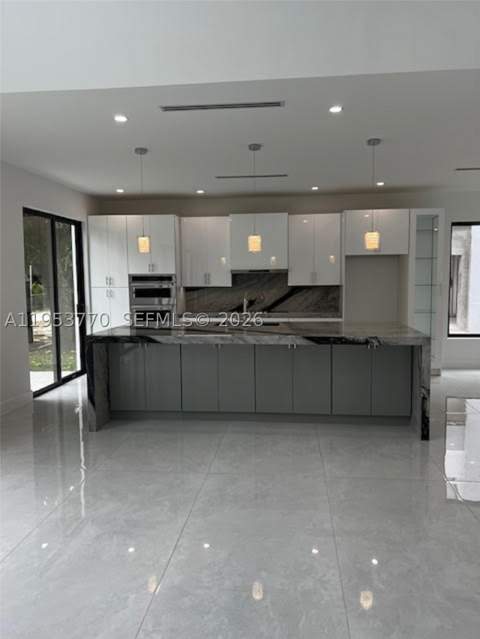 2 Hough Dr, Miami Springs FL - photo 12 of 24