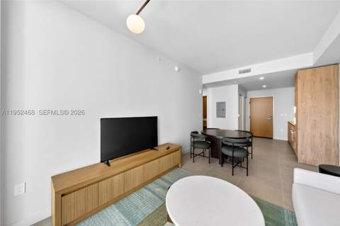 11 NE 6 St 3210, Miami FL - photo 6 of 34