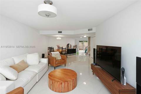 10921 NW 88th Ter 1303, Doral FL - photo 7 of 30