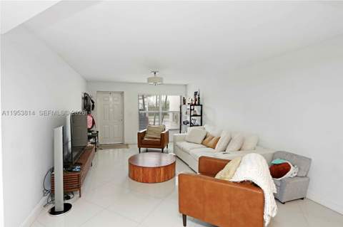 10921 NW 88th Ter 1303, Doral FL - photo 8 of 30