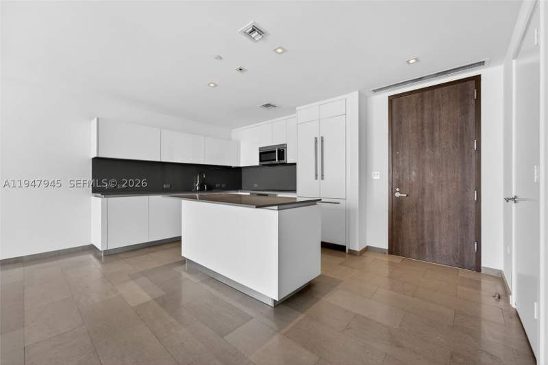 2 bedroom Condominium at 68 SE 6th St 2110, Reach Condo, Miami — photo 2