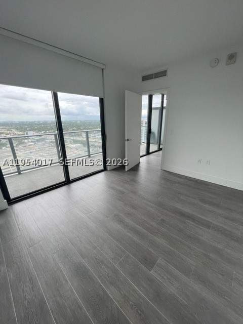 121 NE 34th St 2110, Miami FL - photo 11 of 43