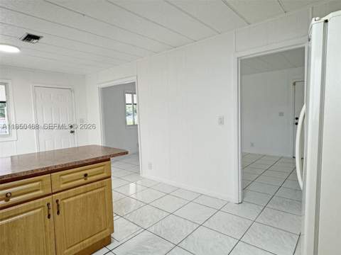2982 NW 95th St, Miami FL - photo 10 of 32