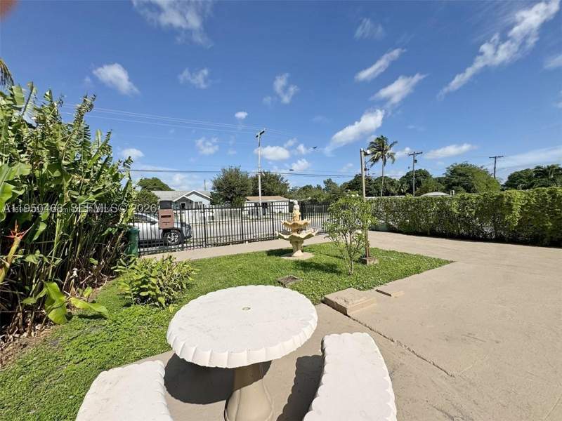 3 bedroom SingleFamilyResidence at 2982 NW 95th St, The Tropics Amd, Miami — photo 3