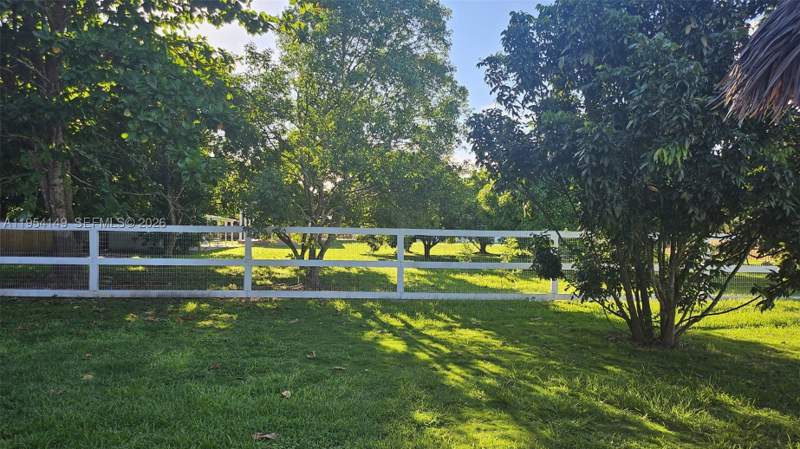 5 bedroom SingleFamilyResidence at 16400 SW 173rd Ave, Redland, Miami — photo 3